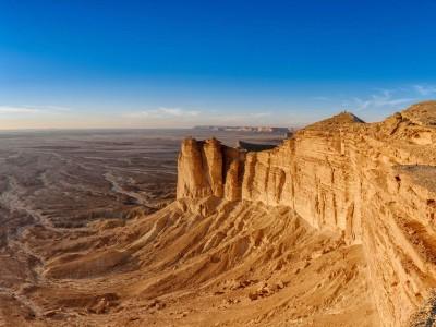 جبال بأسماء ⁣مفاجئة: ‌من الرمزية إلى الجغرافيا